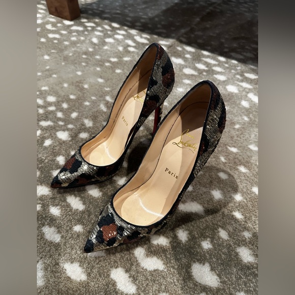 Christian Loubition Sequins Cheetah Pumps. Size 38 - Picture 12 of 13